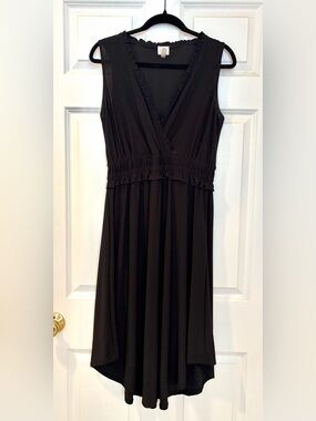 Cupio Black Sleeveless Ruffle V-Neck Dress